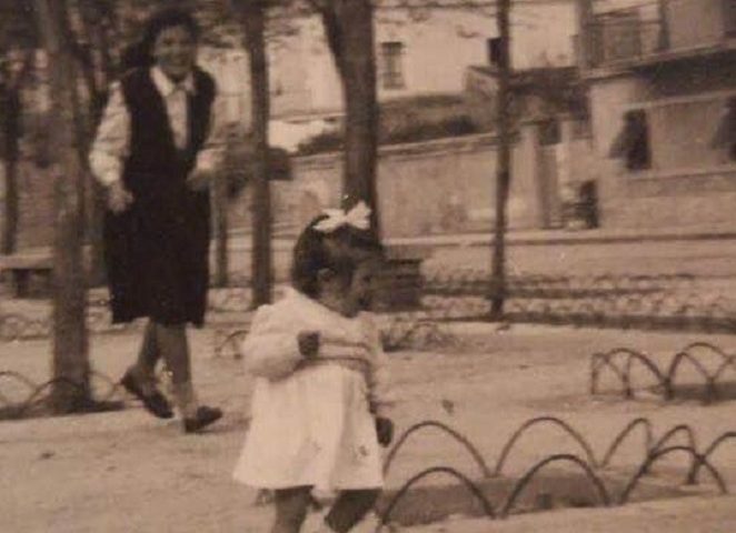 Come eravamo. Arbatax, 1956: un momento di gioia e felicità tra sorelle