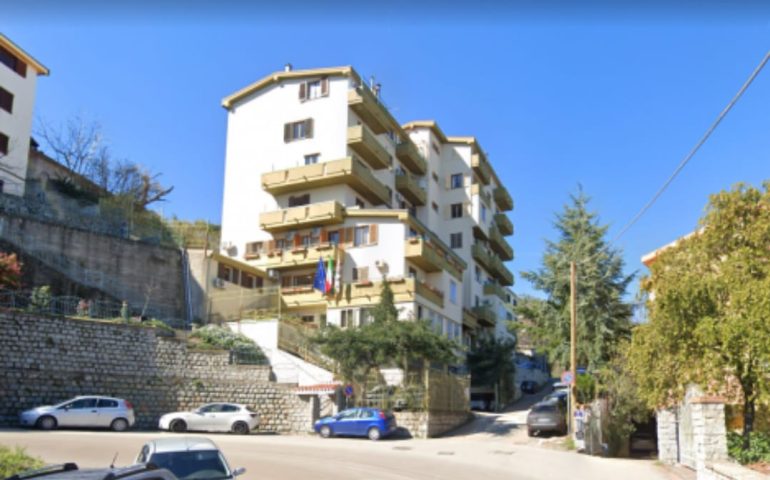 Scritte anonime e fucilate nella sede di Forestas a Lanusei: minacce contro il direttore Puxeddu