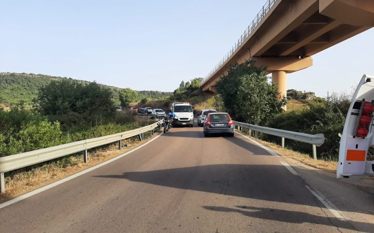 Ogliastra, incidente stradale con 4 veicoli coinvolti sulla SS 125: due feriti trasportati in ospedale