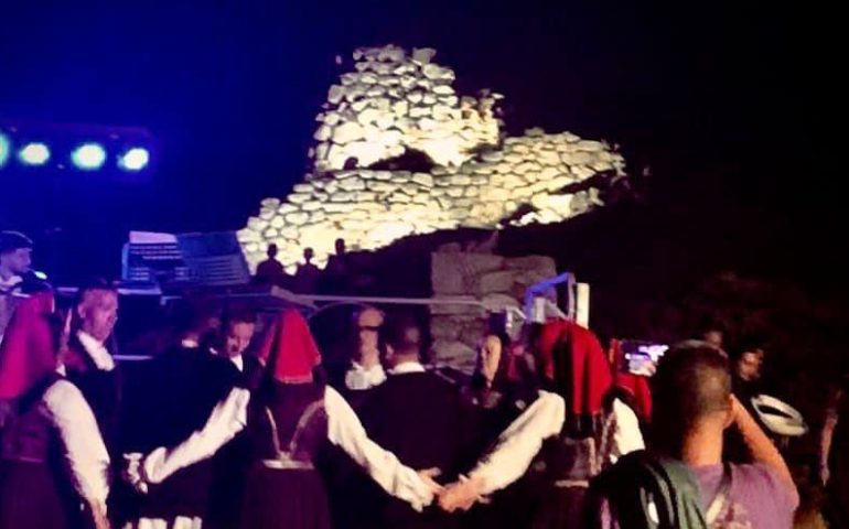 (FOTO) Ogliastra, grande serata di musica al villaggio nuragico di Ruinas – Arzana –