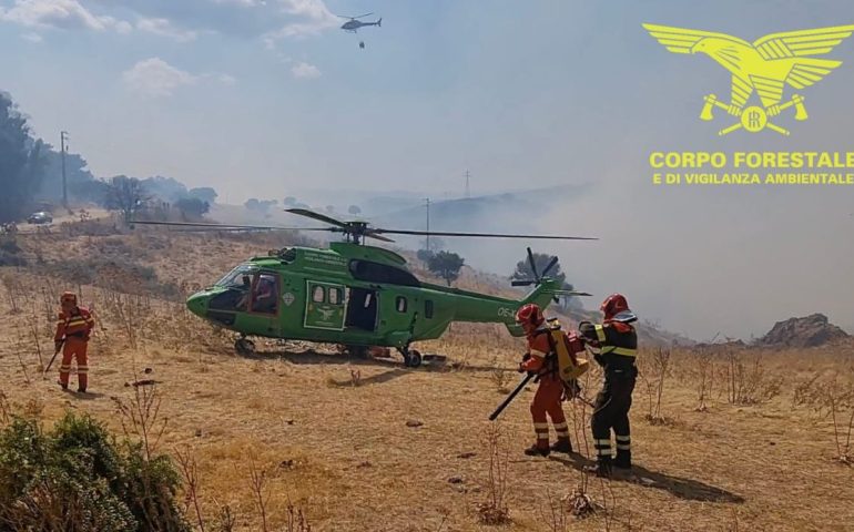 Sardegna, ancora fiamme nelle campagne: 9 incendi in molti dei quali necessario l’intervento aereo