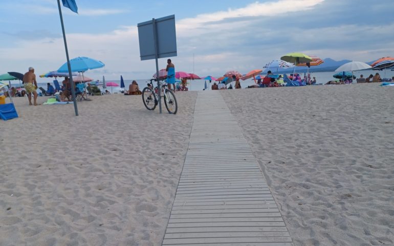 Tortolì, passerella per accesso al mare ai disabili nella spiaggia di San Gemiliano