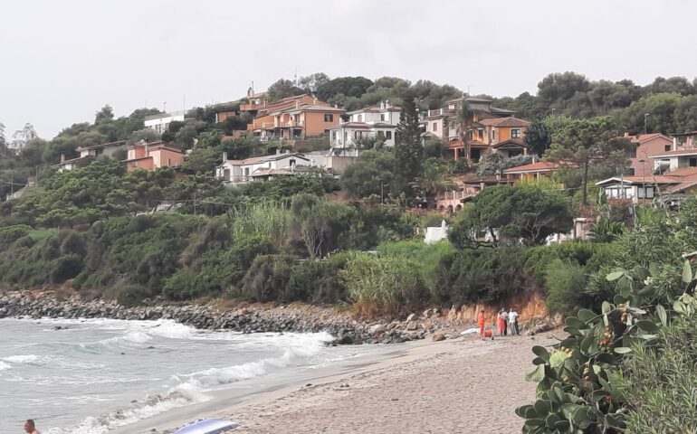 Porto Frailis, rapina a mano armato in una villetta: tre banditi in fuga con il bottino