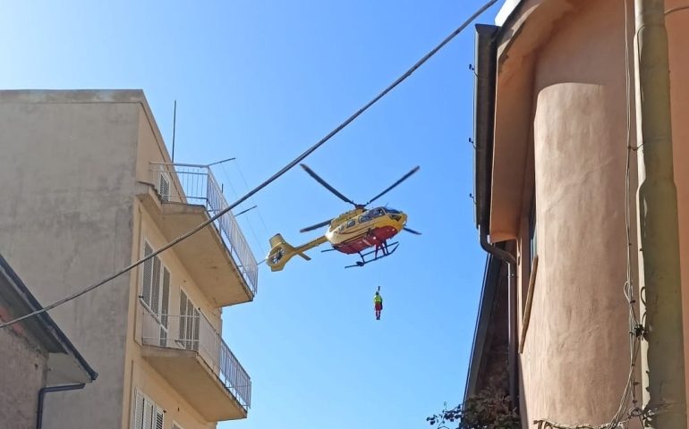 L’elisoccorso a Villagrande, anziana portata all’ospedale