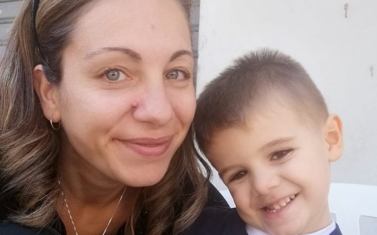 Il grande cuore dei Desulesi: mamma si dimentica il passeggino a casa, il paese gliene procura uno