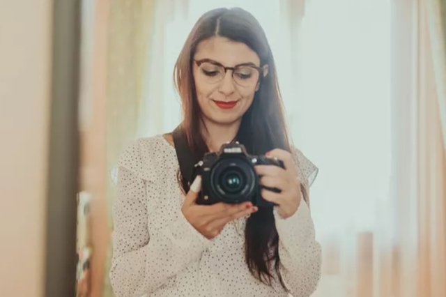 Fotografa di Nuoro derubata della macchina al matrimonio. I colleghi fanno una colletta per ricomprargliela