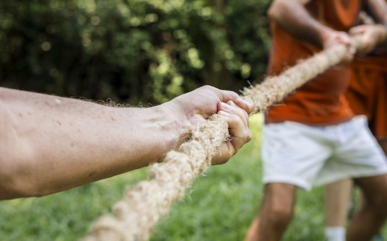 Vi ricordate? Quando a Tortolì i bambini giocavano a “A cuaddus fortis”