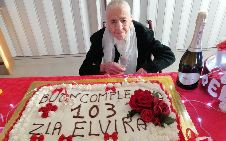 Seui festeggia i 103 anni di Tzia Elvira: una vita di duro lavoro e fede profonda
