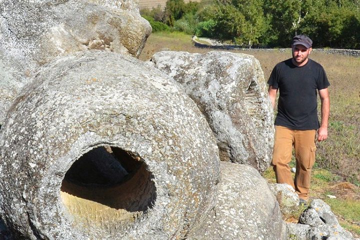 Millepiedi giganti, squali e ittiosauri: il paleontologo Daniel Zoboli ci racconta della Sardegna più antica