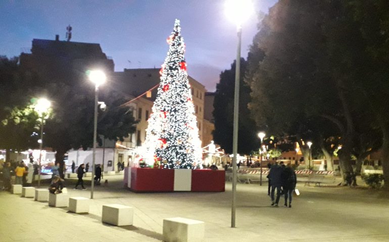 Lavoretti nelle scuole, la festa per le strade: riecco la magia del Natale e da Vistanet gli auguri a tutti i lettori