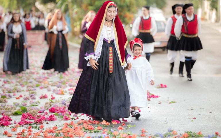 Natale in Folk, a Tortolì il 30 dicembre sfilata dei gruppi folk e rassegna di canto a chitarra