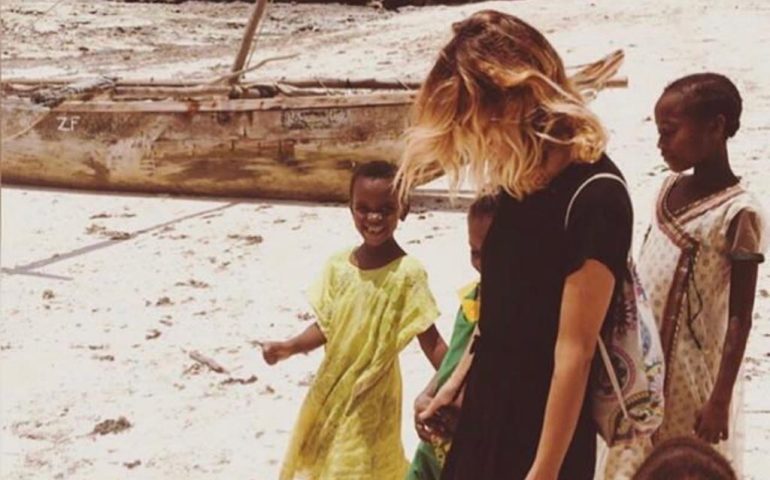 “Pole pole hakuna matata”. La vita “senza fretta” di Alessia Congiu, da Nuoro a Zanzibar
