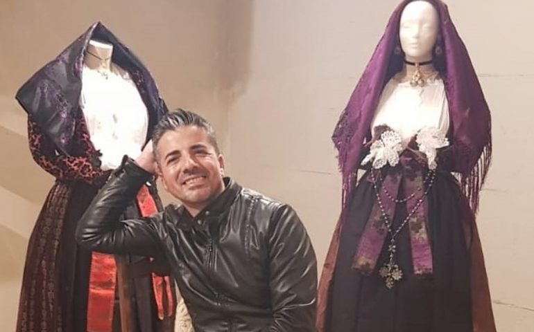 Studio e passione per gli abiti tradizionali. La parola a Gabriele Lai: «Con orgoglio cerco la giusta identità vestimentaria di Bari Sardo»