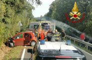 Sardegna, auto esce di strada e finisce in cunetta: ferito gravemente il conducente