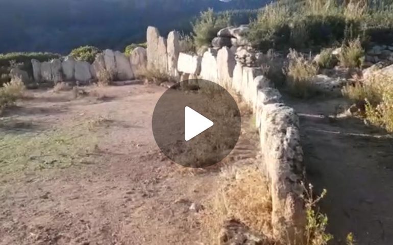 (VIDEO) Ogliastra, alla scoperta della suggestiva tomba dei giganti di Osono