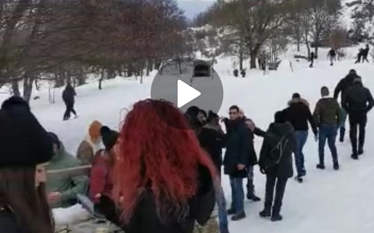 (VIDEO) Gennargentu, prese d’assalto le località dove la neve è ancora abbondante