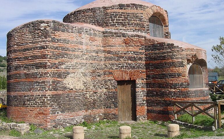 In un paesino in Sardegna delle terme romane vennero trasformate in una chiesa