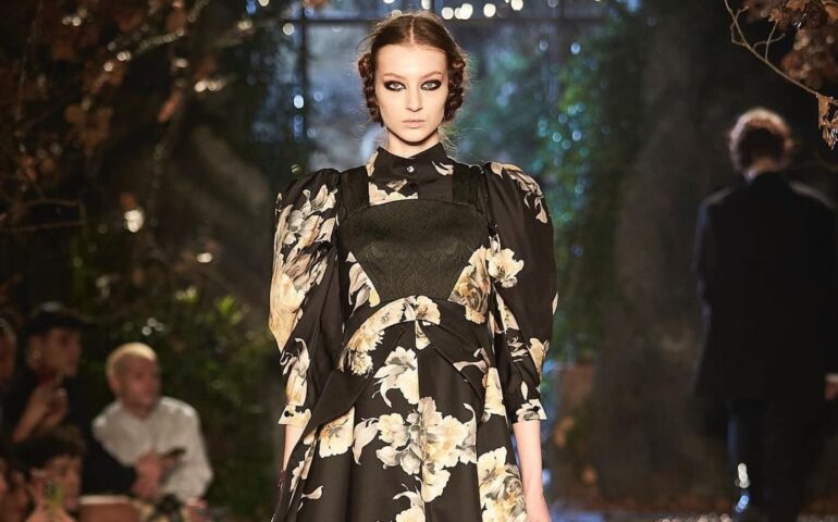 Antonio Marras a Milano fa sfilare la bellezza e la poesia: le sue creazioni un omaggio a Grazia Deledda