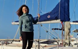 «Amo il mare, per questo vivo su una barca»: la storia dell’odontoiatra Martina Bazzocchi