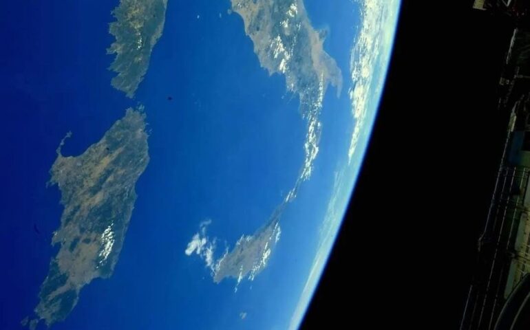 La Sardegna dallo spazio: il nuovo scatto di Samantha Cristoforetti