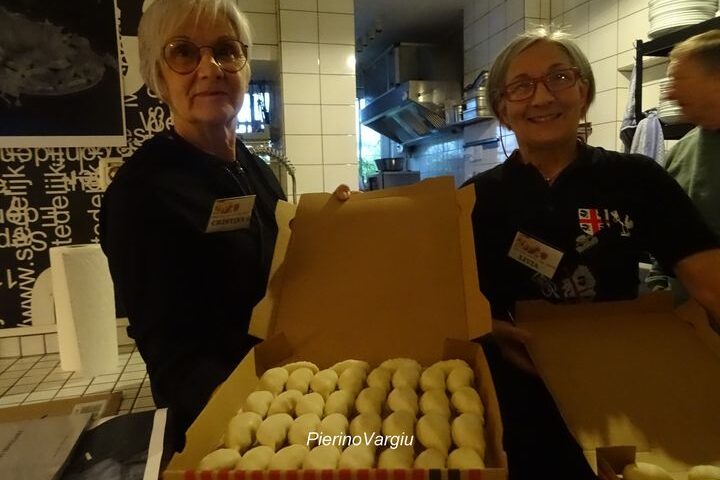 Le sorelle Dessì di Seui a Francoforte: 1000 culurgioni per la Mostra dei Centenari