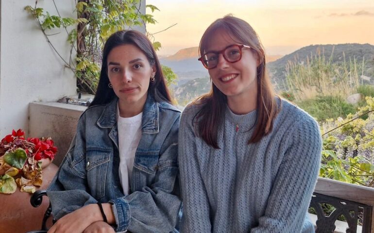 Neonato in arrivo: i consigli della psicologa Sara e della fisioterapista Valentina Casari