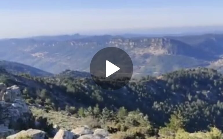 (VIDEO) La pace e la bellezza a più di 1000 metri di altitudine: il panorama di Punta Pisti Pisti tra Gairo e Lanusei