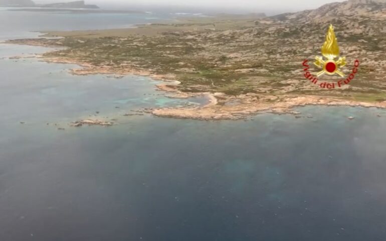 (VIDEO) Barca affonda al largo della Sardegna: dispersi due pescatori. In corso le ricerche