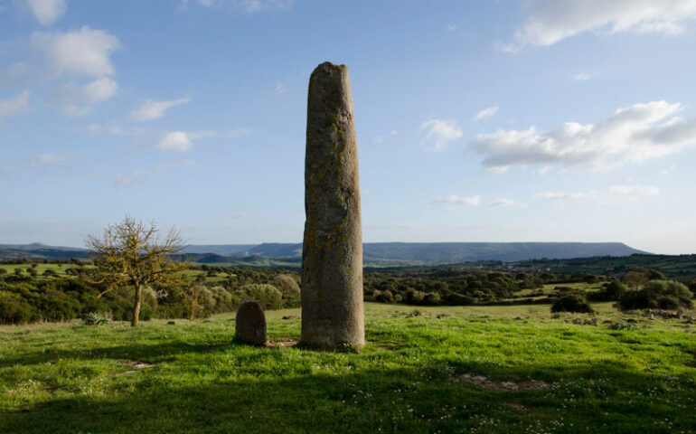 menhir-monte-corru-tundu