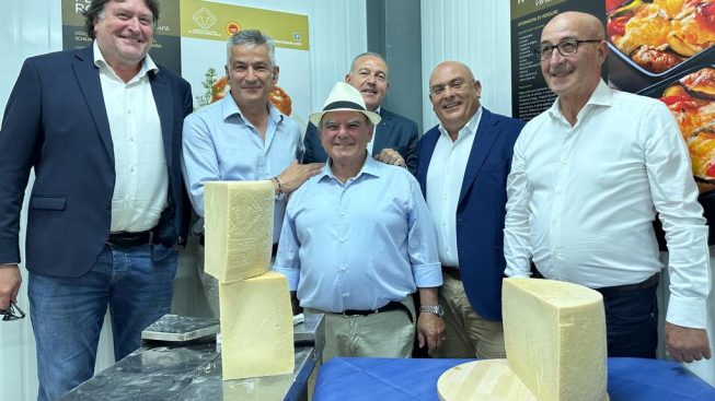 Nasce il Pecorino romano Dop stagionato 10 anni: ieri la presentazione di questo straordinario formaggio