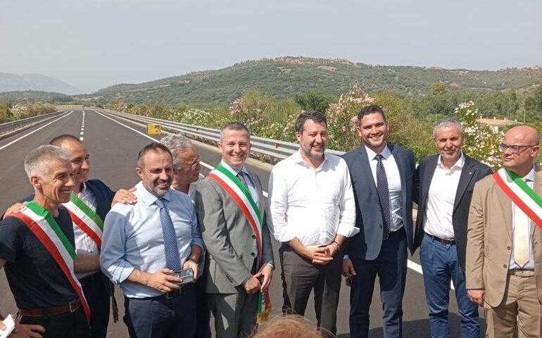 (VIDEO) Aperto finalmente il tratto Tortolì-Bari Sardo: presente anche Salvini