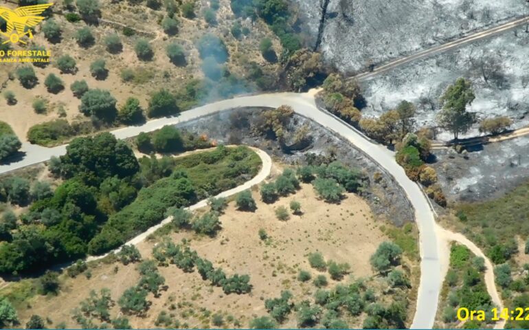 Ancora fiamme a Villagrande, interviene l’elicottero