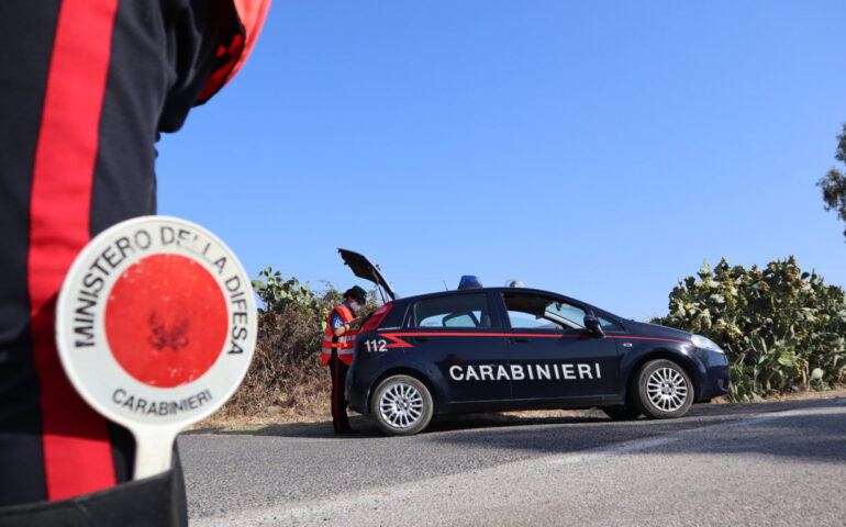 Coppia di turisti aggredita a Tertenia durante una festa: lei palpeggiata, lui picchiato