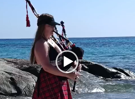 (VIDEO) Tortolì, il suono della cornamusa riecheggia nel lido di Orrì