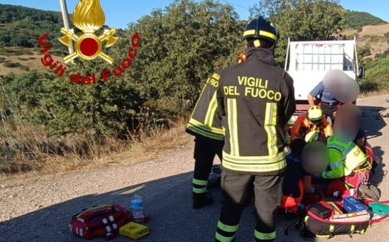 Terribile frontale tra moto e autocarro: un ferito in gravi condizioni