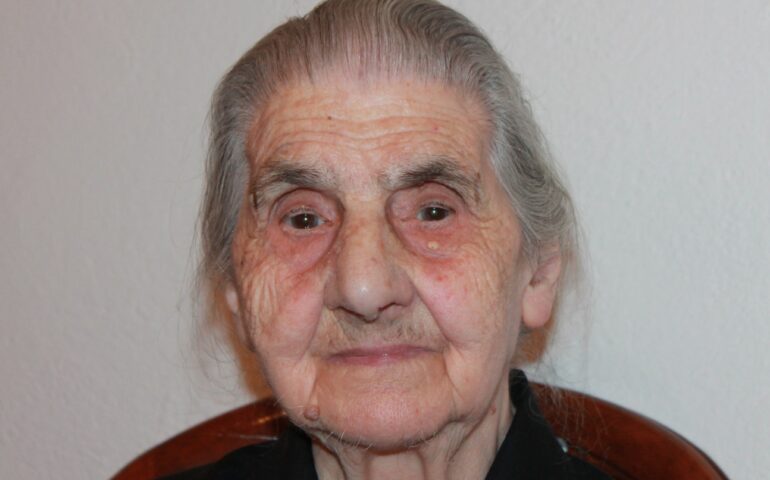 Ultracentenari di Sardegna: la dolcezza di Tzia Pietrina, 104 anni e mezzo