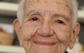 Bitti in festa per i 100 anni di Tzia Maria Scanu, un concentrato di dolcezza e saggezza