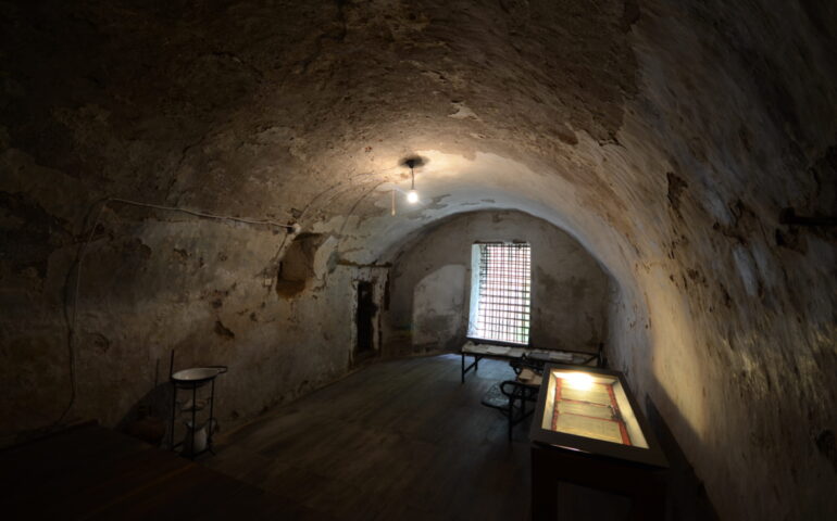 In Sardegna c’è un carcere spagnolo del ‘600 perfettamente conservato e visitabile. Ecco dove si trova