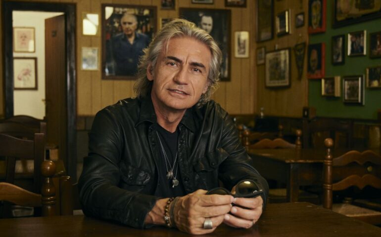 Capodanno, è ufficiale: Ligabue farà cantare Alghero