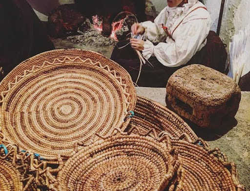 Sapete dove? In Sardegna c’è ancora un paese in cui si pratica l’antica arte dell’intreccio dell’asfodelo