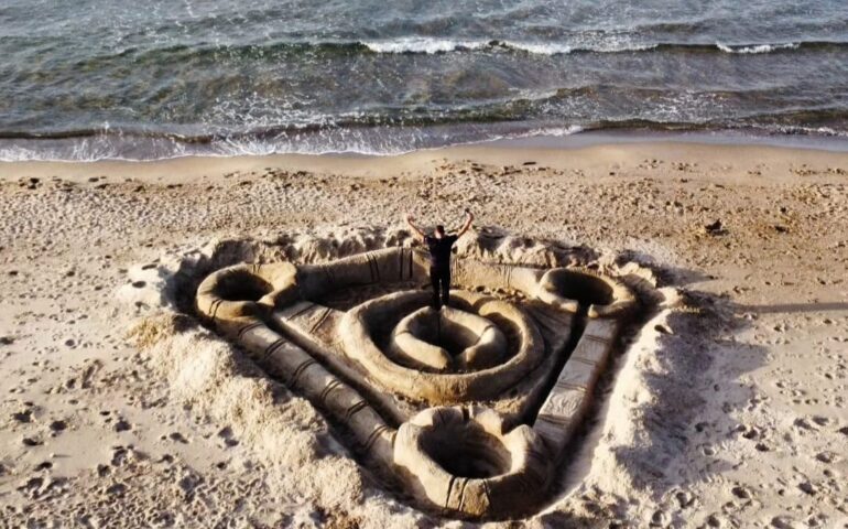 Nuraghe di sabbia: l’ultima, bellissima opera dell’artista Nicola Urru