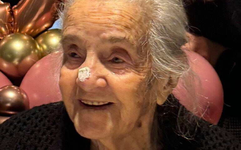 Quando la bellezza non ha età: tantissimi auguri a Tzia Pasqua per i suoi 103 anni