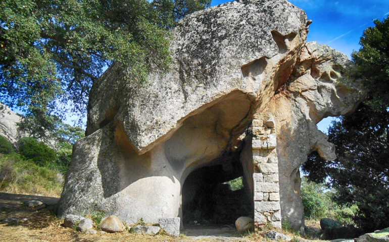 Lo sapevate? In Sardegna ci sono diverse “case dei Puffi”. Vi portiamo alla scoperta di una di queste