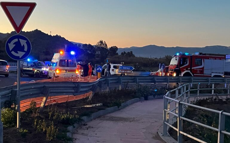 Tortolì, brutto incidente nella nuova rotonda all’ingresso della cittadina