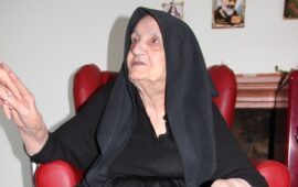 Orgosolo in festa per la centenaria da record: 108 candeline per Tzia Michela Batasi