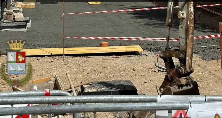 Tortolì, proseguono i lavori nella via corso Umberto: gli obblighi e divieti in vigore da oggi