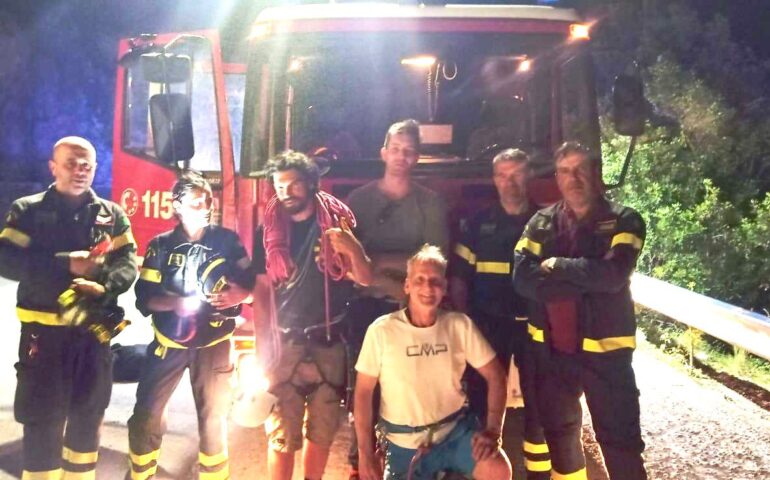 Si perdono a Cala Fuili: tre tedeschi ritrovati dopo ore dai Vigili del Fuoco