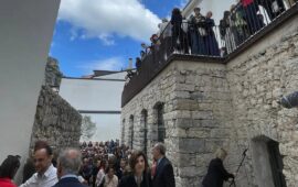 Ulassai, grande successo per l’inaugurazione della prima edizione della Biennale dedicata a Maria Lai