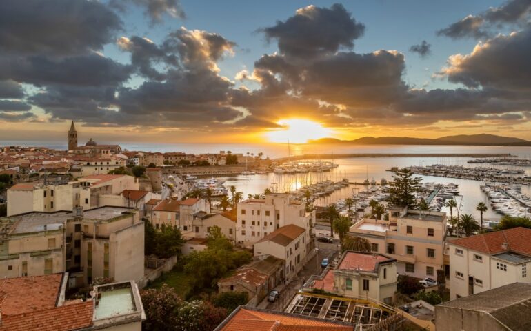 Le migliori destinazioni estive d’Italia: in classifica due città sarde, sconfitte però da Riccione e Cattolica