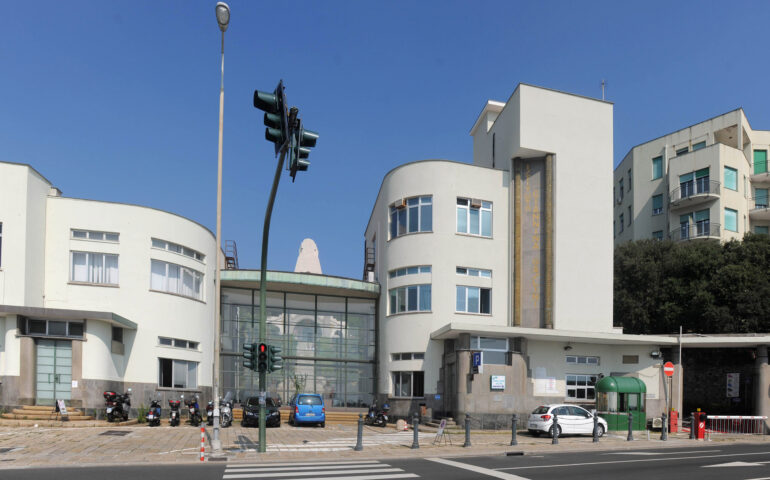 Neonato di tre mesi picchiato dal padre: ricoverato d’urgenza al Gaslini con lesioni al cranio
